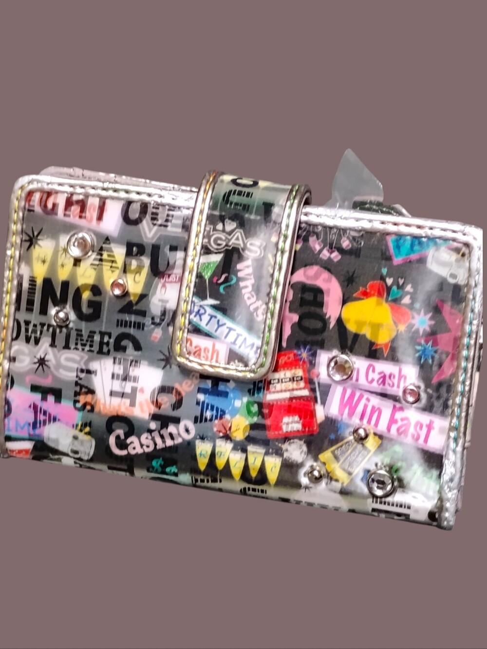 Relic Changing Hologram Las Vegas Graphic Zip Tri Fold Wallet with Heart Charm - Picture 3 of 12